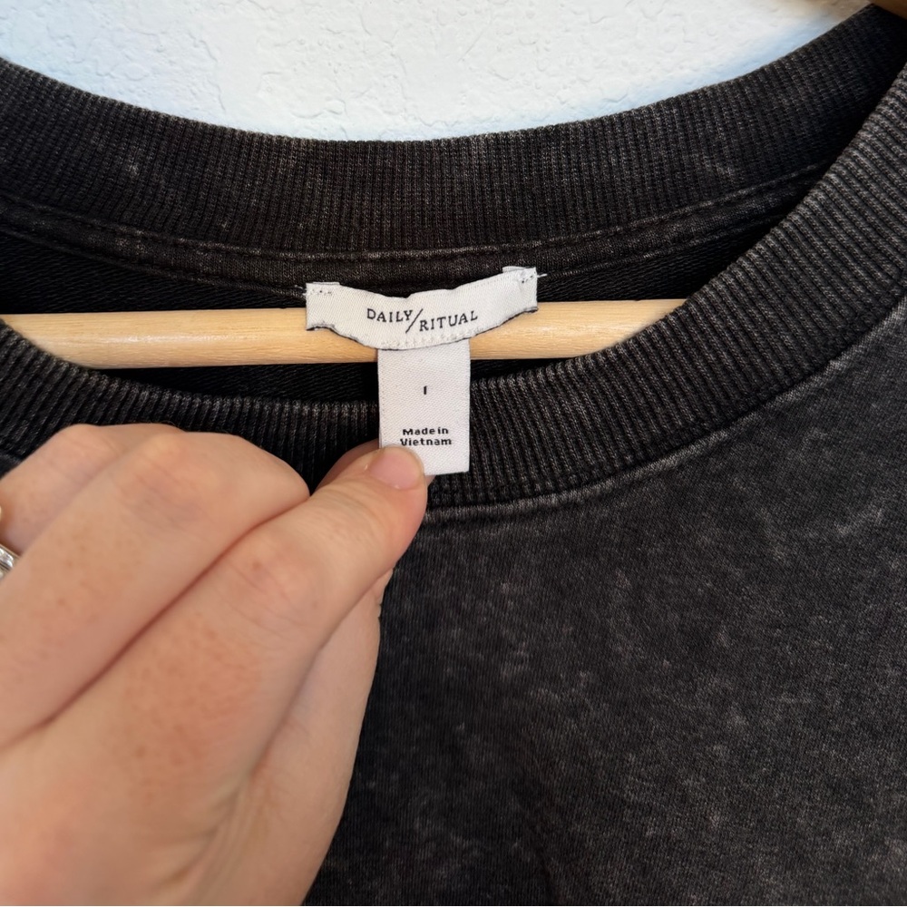 Anthropologie Daily Ritual black acid wash sweatshirt with side detail Size L - Picture 4 of 5